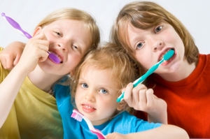 Cómo cepillarse los dientes para bebés.