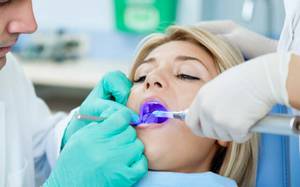 Beneficios de tratar la inflamación del nervio dental con un láser.