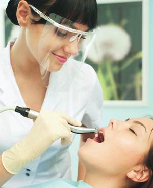 Beneficios de los implantes dentales llave en mano.