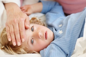 Recomendaciones de expertos sobre cómo actuar ante los padres al detectar el aroma de acetona en niños.